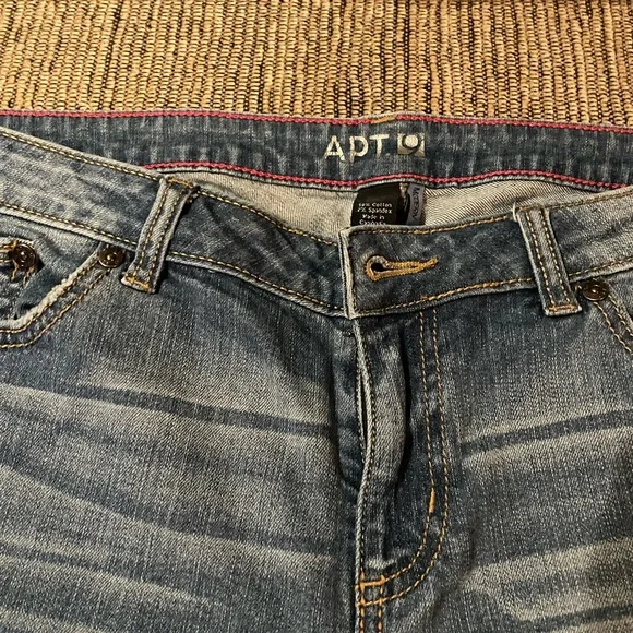 Prewash style size 12 Jeans by Apt 9 comfy and soft - Picture 3 of 3